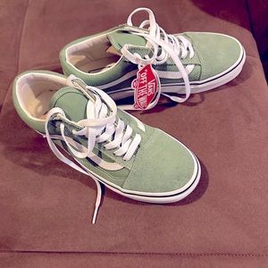 NWT Vans Old Skool US Women’s size 7